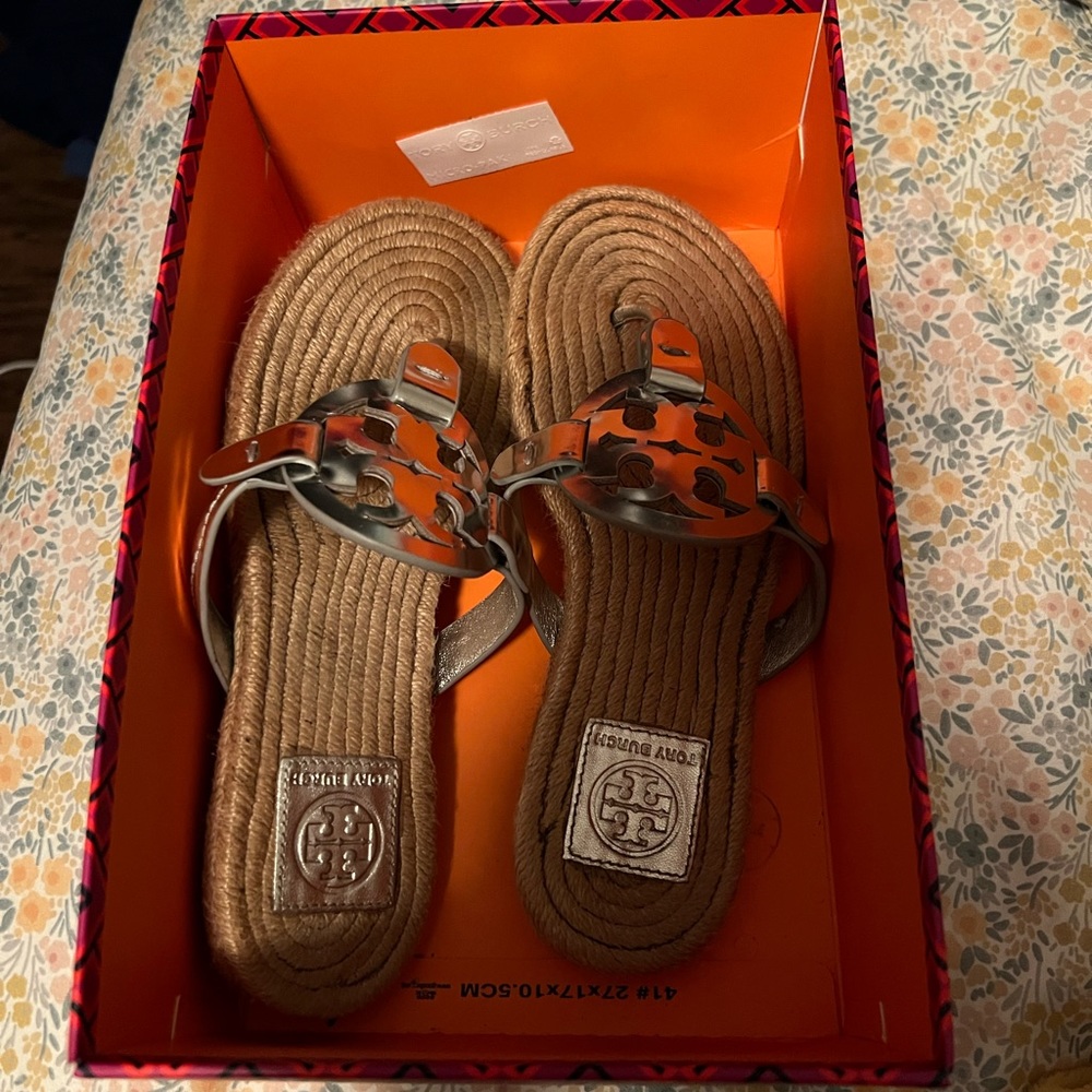 Tory burch sandals